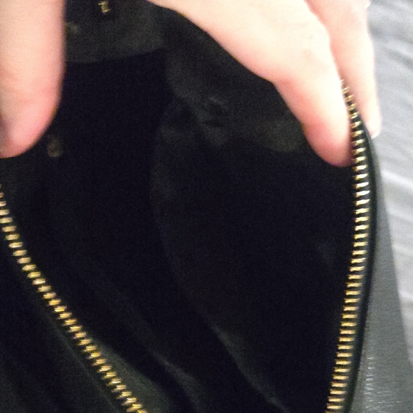 Kate Spade Black Pebbled Leather Bag with Striped Strap - Picture 3 of 6